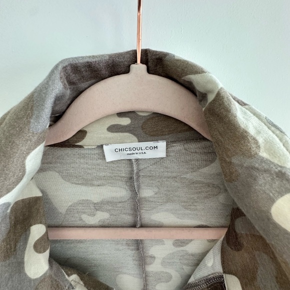 NWOT WOMENS PLUS SIZE CHIC SOUL SOFT OVERSIZED CAMO SHACKET JACKET SIZE 3X - Picture 2 of 3